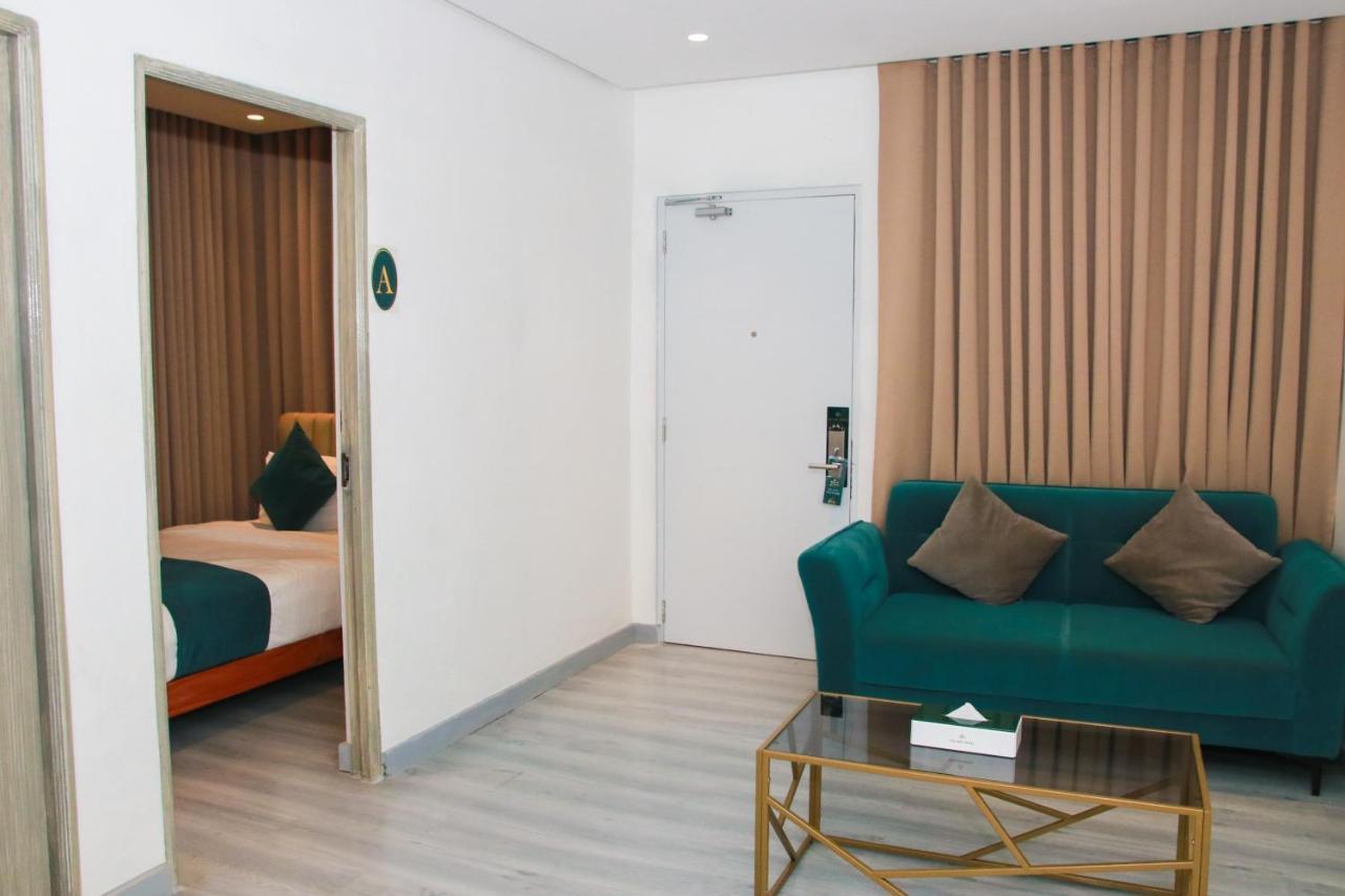 Solano Residences 리파 외부 사진
